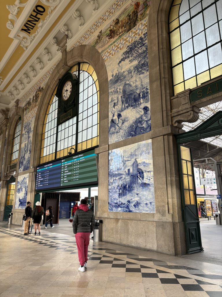 stazione di Sao Bento Porto