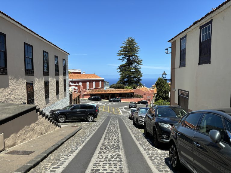 Scopri di più sull'articolo Noleggiare un’auto a Tenerife: tutto quello che devi sapere