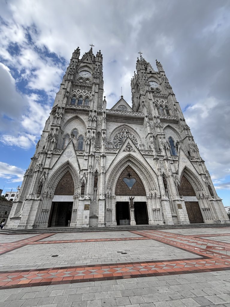 Basilica del Voto Nacional Quito